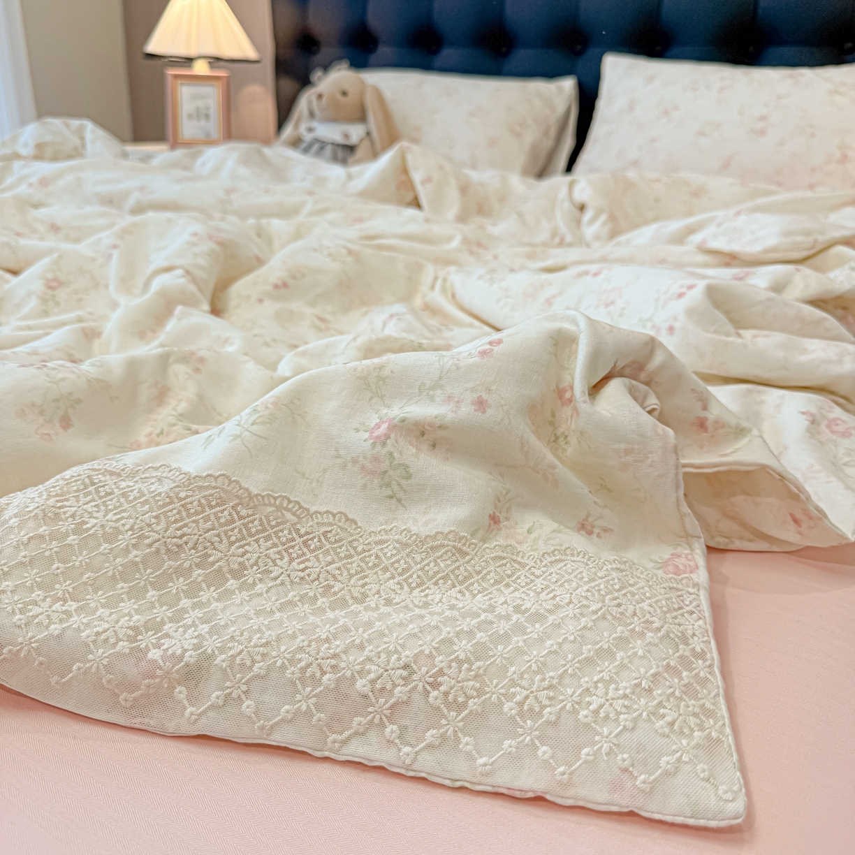 91家纺网 家纺一手货源 找家纺 （总）盼季家纺 2026新款水洗棉印花法式高定小碎花蕾丝花边四件套