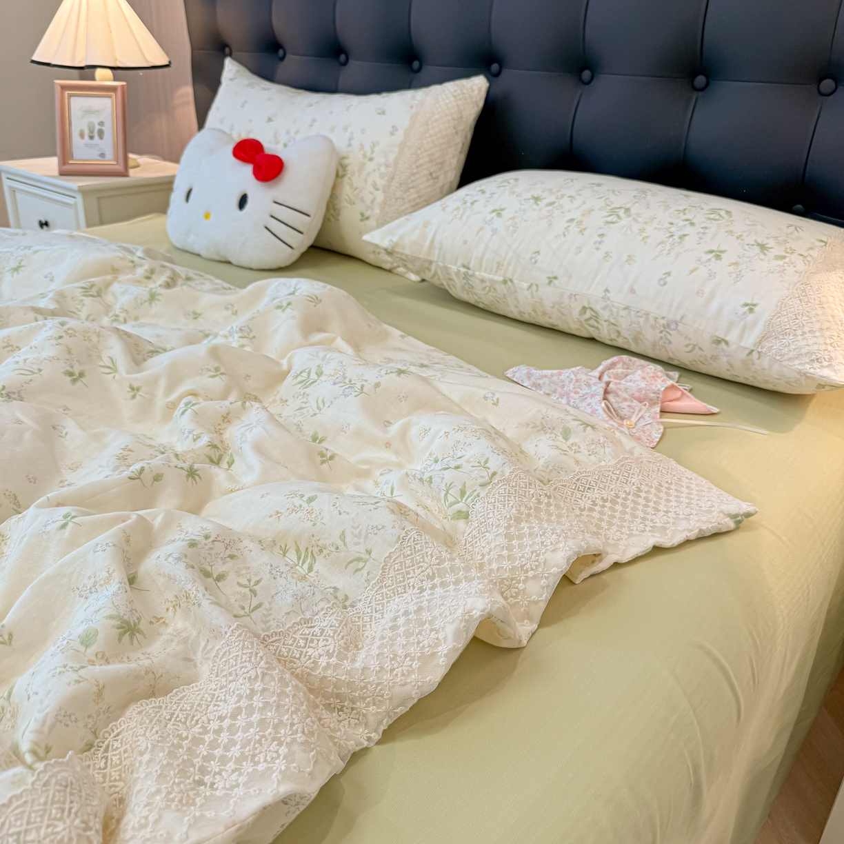 91家纺网 家纺一手货源 找家纺 盼季家纺 2026新款水洗棉印花法式高定小碎花蕾丝花边四件套 法式高定花边-清夏