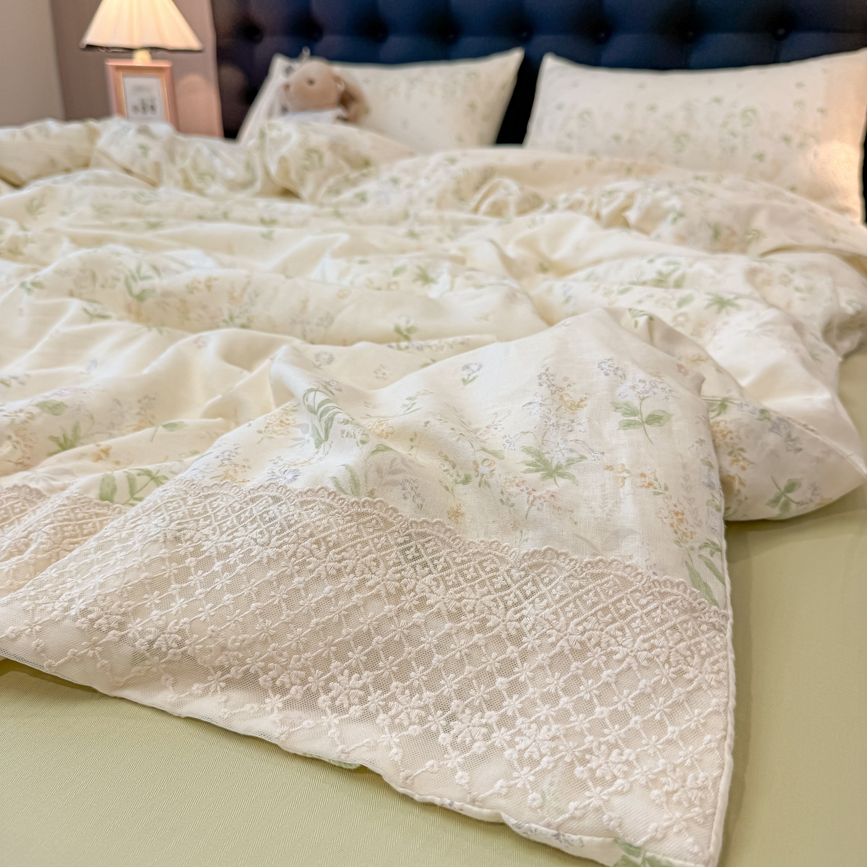 91家纺网 家纺一手货源 找家纺 盼季家纺 2026新款水洗棉印花法式高定小碎花蕾丝花边四件套 法式高定花边-清夏