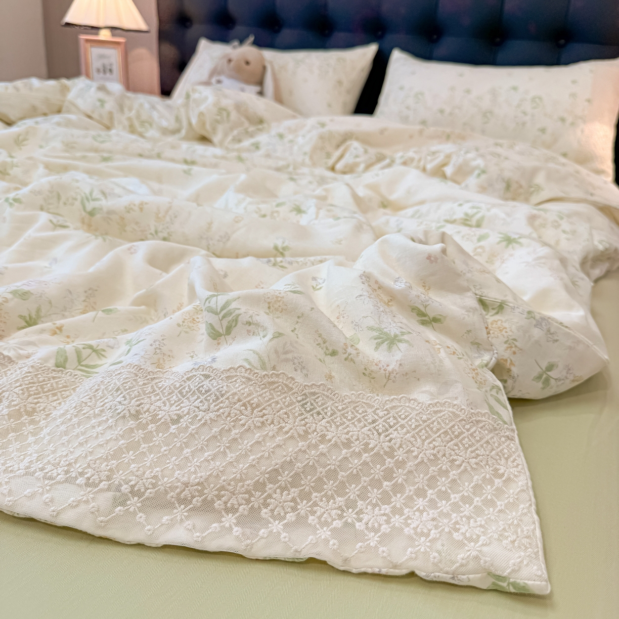 91家纺网 家纺一手货源 找家纺 盼季家纺 2026新款水洗棉印花法式高定小碎花蕾丝花边四件套 法式高定花边-清夏