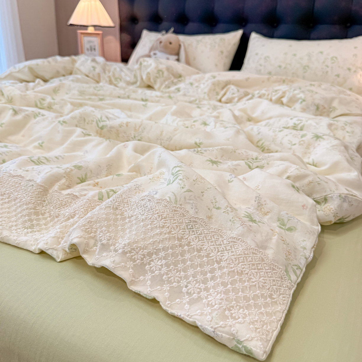 91家纺网 家纺一手货源 找家纺 盼季家纺 2026新款水洗棉印花法式高定小碎花蕾丝花边四件套 法式高定花边-清夏