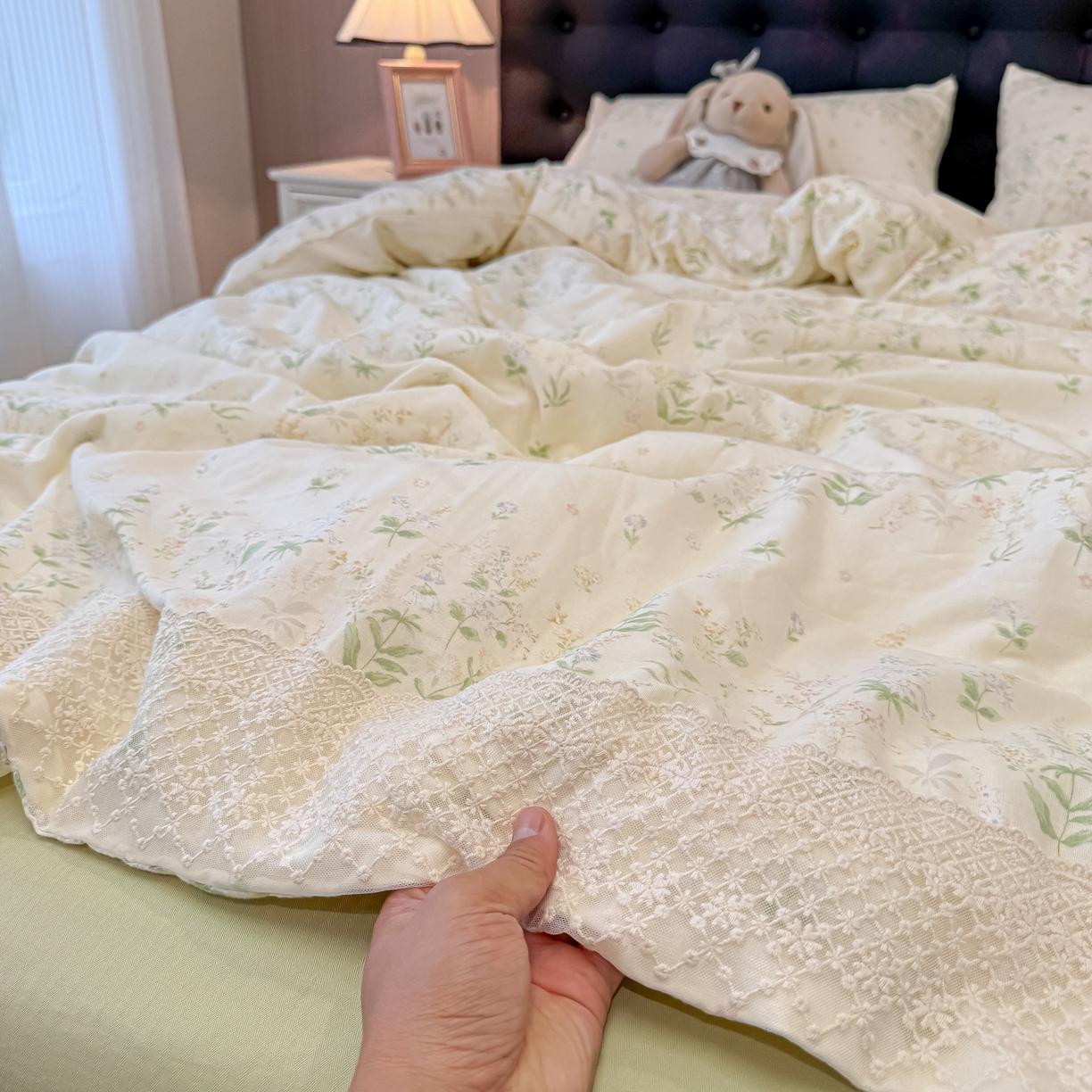 91家纺网 家纺一手货源 找家纺 盼季家纺 2026新款水洗棉印花法式高定小碎花蕾丝花边四件套 法式高定花边-清夏