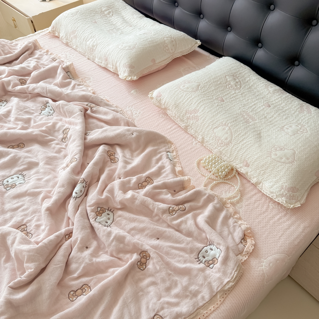 91家纺网 家纺一手货源 找家纺 （总）盼季家纺 2025新款小清新羊羔绒四件套加厚牛奶绒保暖床单被套宿舍三件套