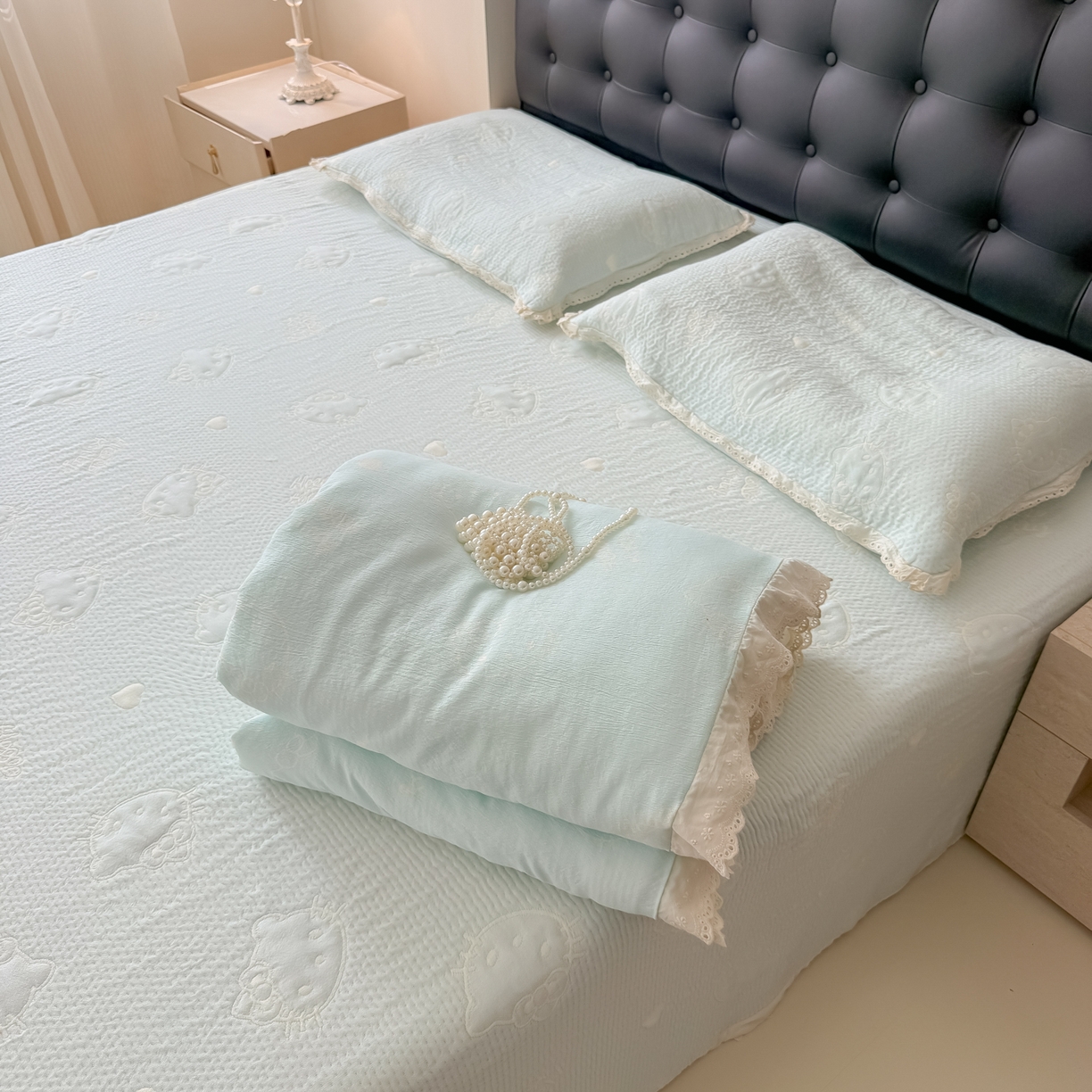 91家纺网 家纺一手货源 找家纺 盼季家纺 2026新款A类木棉皱皱纱床盖夏被四件套场景一-奶盖KT 奶盖KT-奶蓝