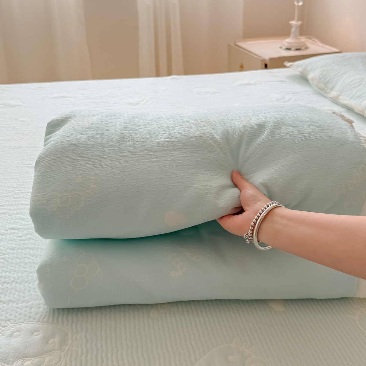 91家纺网 家纺一手货源 找家纺 盼季家纺 2026新款A类木棉皱皱纱床盖夏被四件套场景一-奶盖KT 奶盖KT-奶蓝