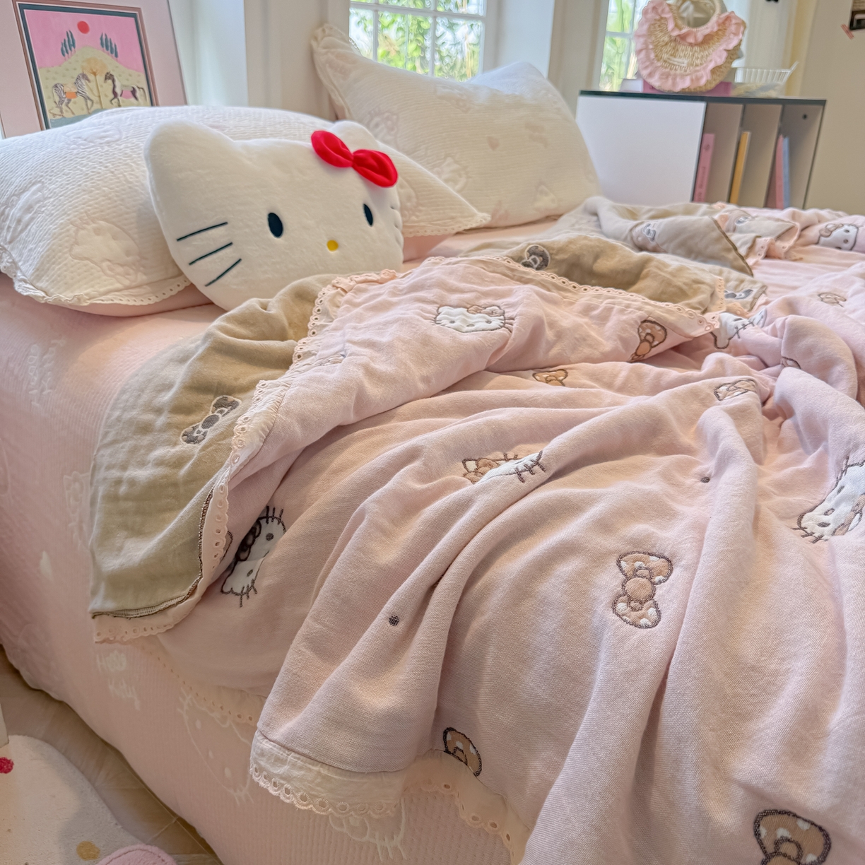 91家纺网 家纺一手货源 找家纺 盼季家纺 2026新款A类木棉皱皱纱床盖夏被四件套场景二-奶盖KT 奶盖KT-粉粉