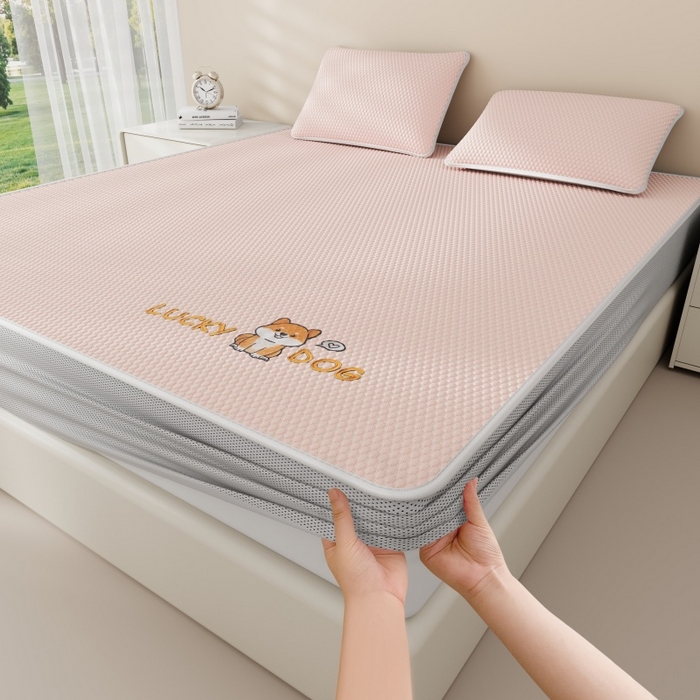 南北家居 2026新款PE冰豆豆席-床笠款-床席款凉席三件套 幸运小狗-粉床笠款