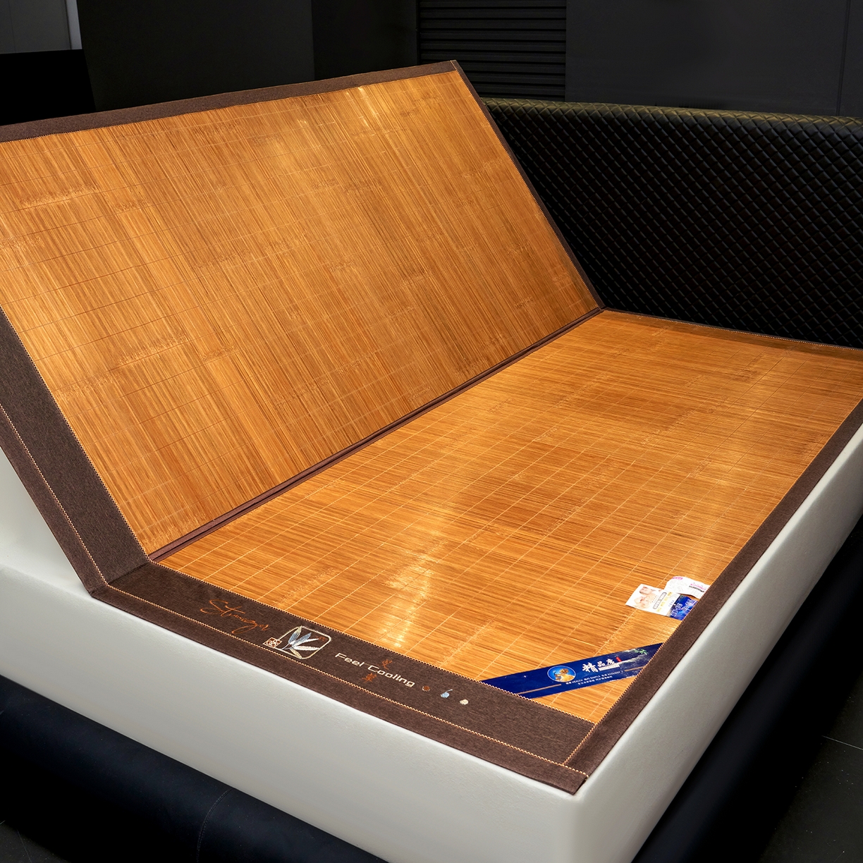 91家纺网 家纺一手货源 找家纺 思雅庭 2026新款艾草宽边绣花驱蚊席拍图二 艾草养生席