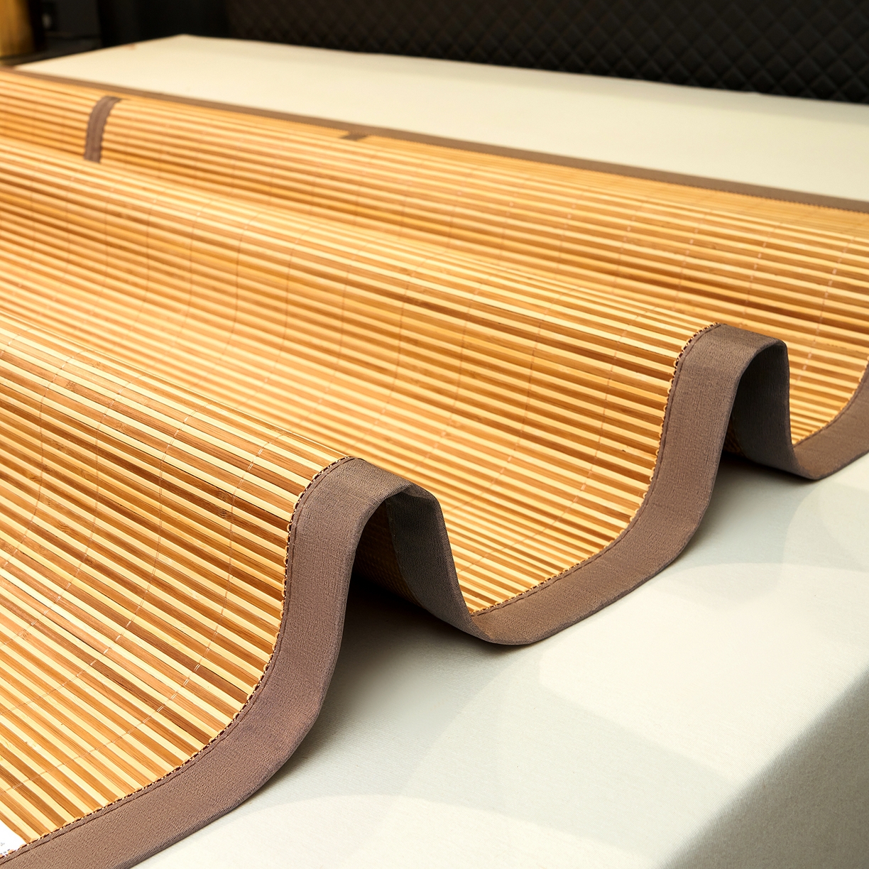 91家纺网 家纺一手货源 找家纺 思雅庭 2026新款艾草宽边绣花驱蚊席拍图二 清凉艾草