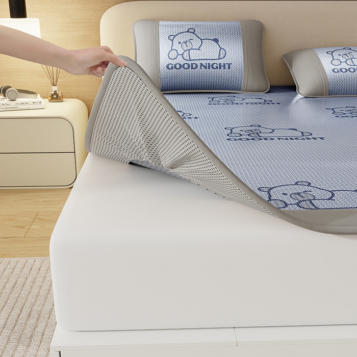 91家纺网 家纺一手货源 找家纺 南北家居 2026新款冰藤刺绣凉感席凉席-卡皮巴拉款-小熊款 冰藤卡皮巴拉-蓝--床笠款