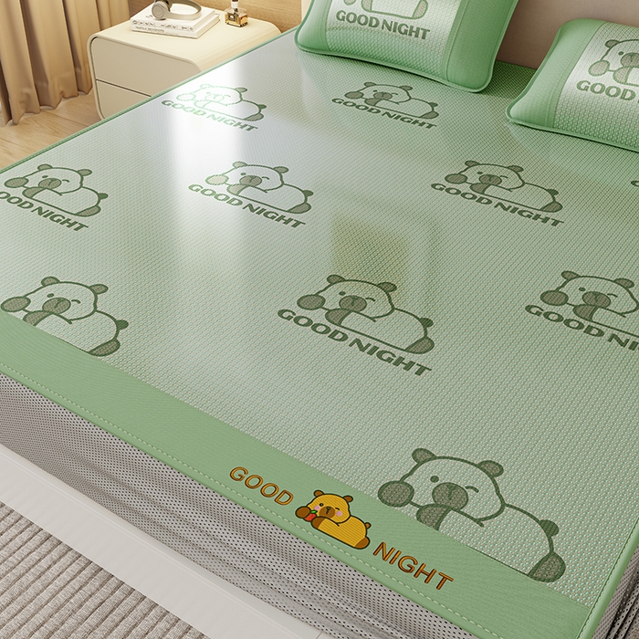 91家纺网 家纺一手货源 找家纺 南北家居 2026新款冰藤刺绣凉感席凉席-卡皮巴拉款-小熊款 冰藤卡皮巴拉-绿-床笠款