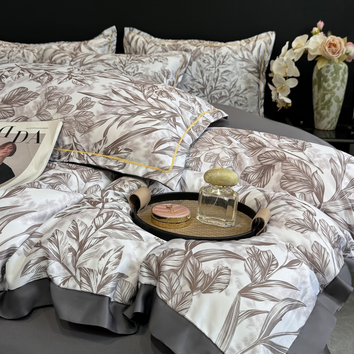 91家纺网 家纺一手货源 找家纺 花伞家居 2026新款花水洗真丝四件套含买家秀 草木蔓发-深灰