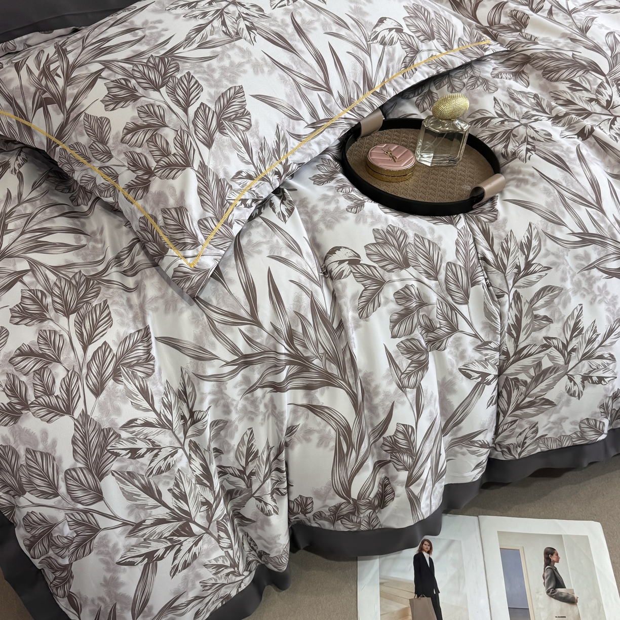 91家纺网 家纺一手货源 找家纺 花伞家居 2026新款花水洗真丝四件套含买家秀 草木蔓发-深灰