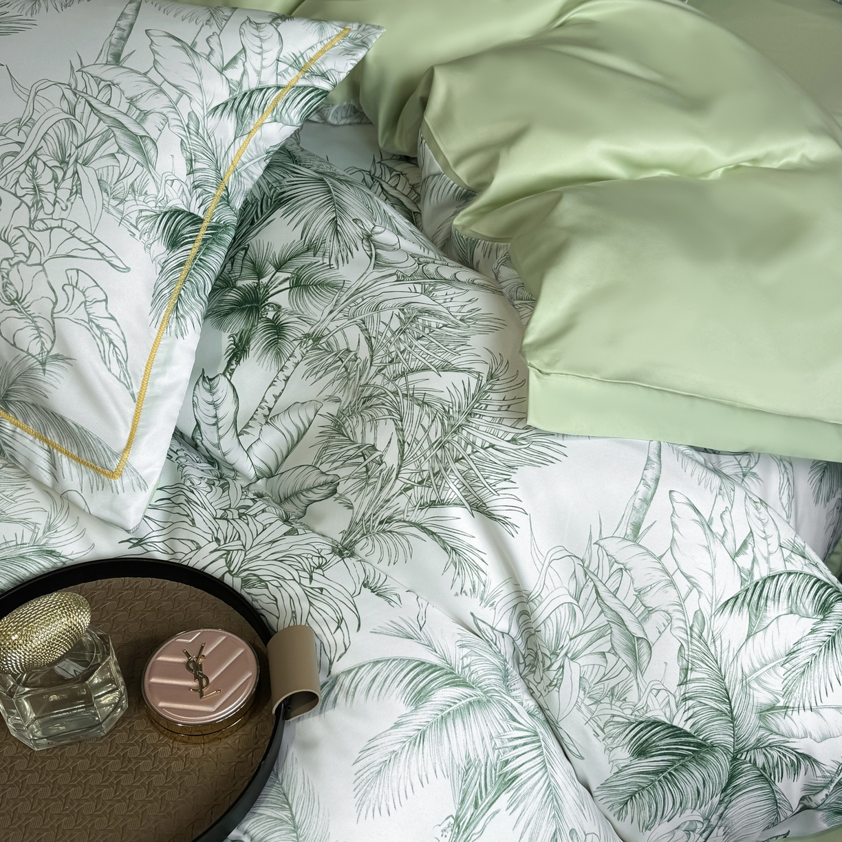 91家纺网 家纺一手货源 找家纺 花伞家居 2026新款花水洗真丝四件套含买家秀 夏叶成帷-绿