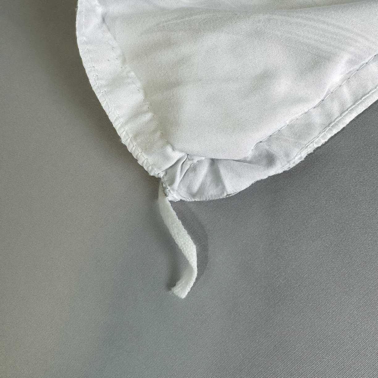 91家纺网 家纺一手货源 找家纺 花伞家居 2026新款花水洗真丝四件套含买家秀 草木蔓发-浅灰