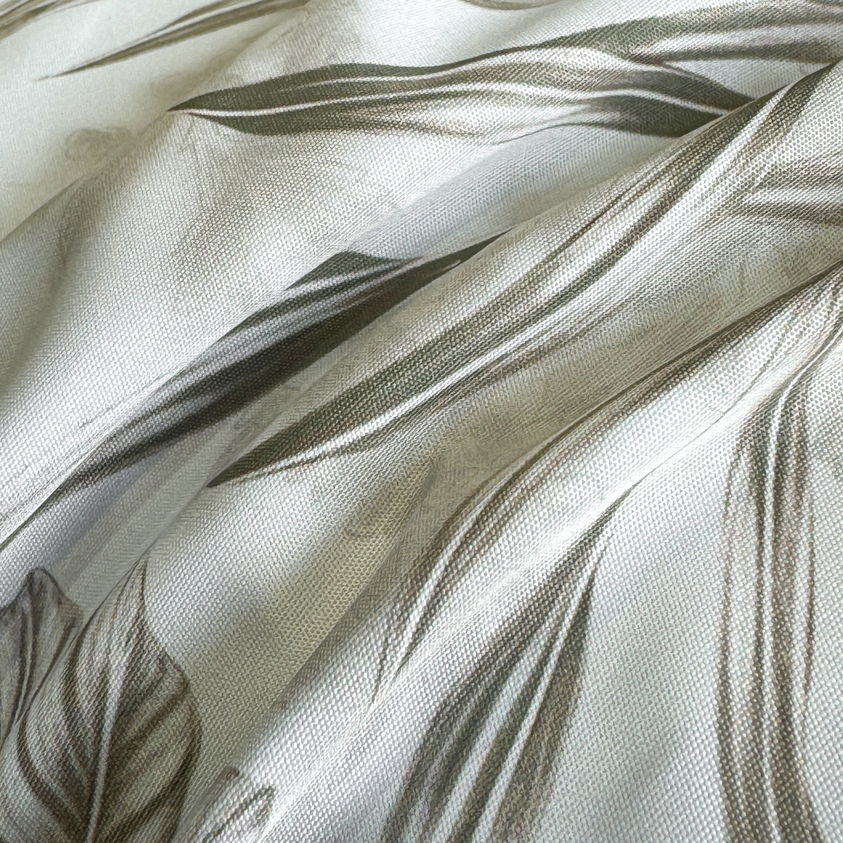 91家纺网 家纺一手货源 找家纺 花伞家居 2026新款花水洗真丝四件套含买家秀 草木蔓发-浅灰