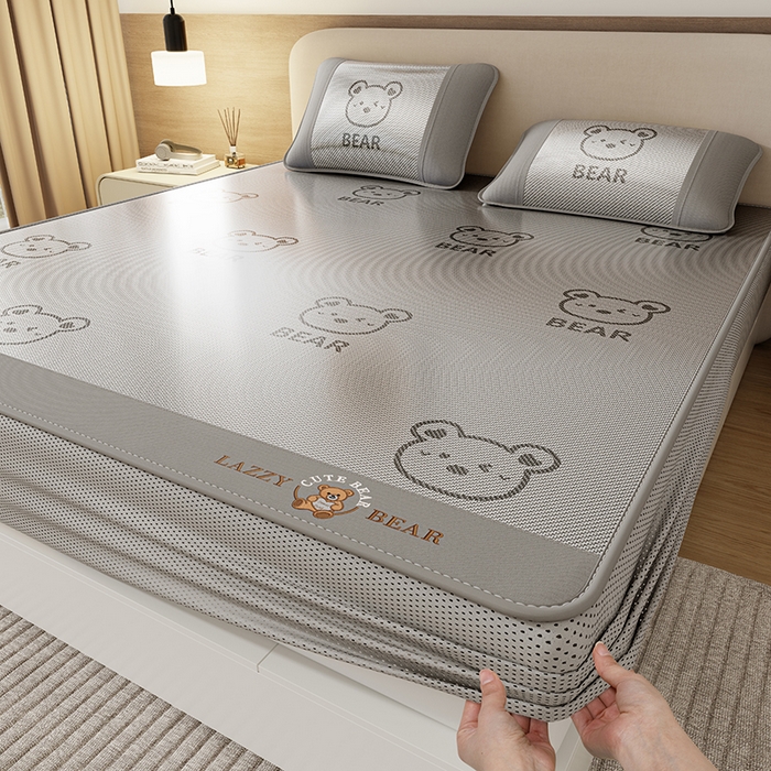 91家纺网 家纺一手货源 找家纺 南北家居 2026新款冰藤刺绣凉感席凉席-卡皮巴拉款-小熊款 冰藤小熊-灰-床笠款