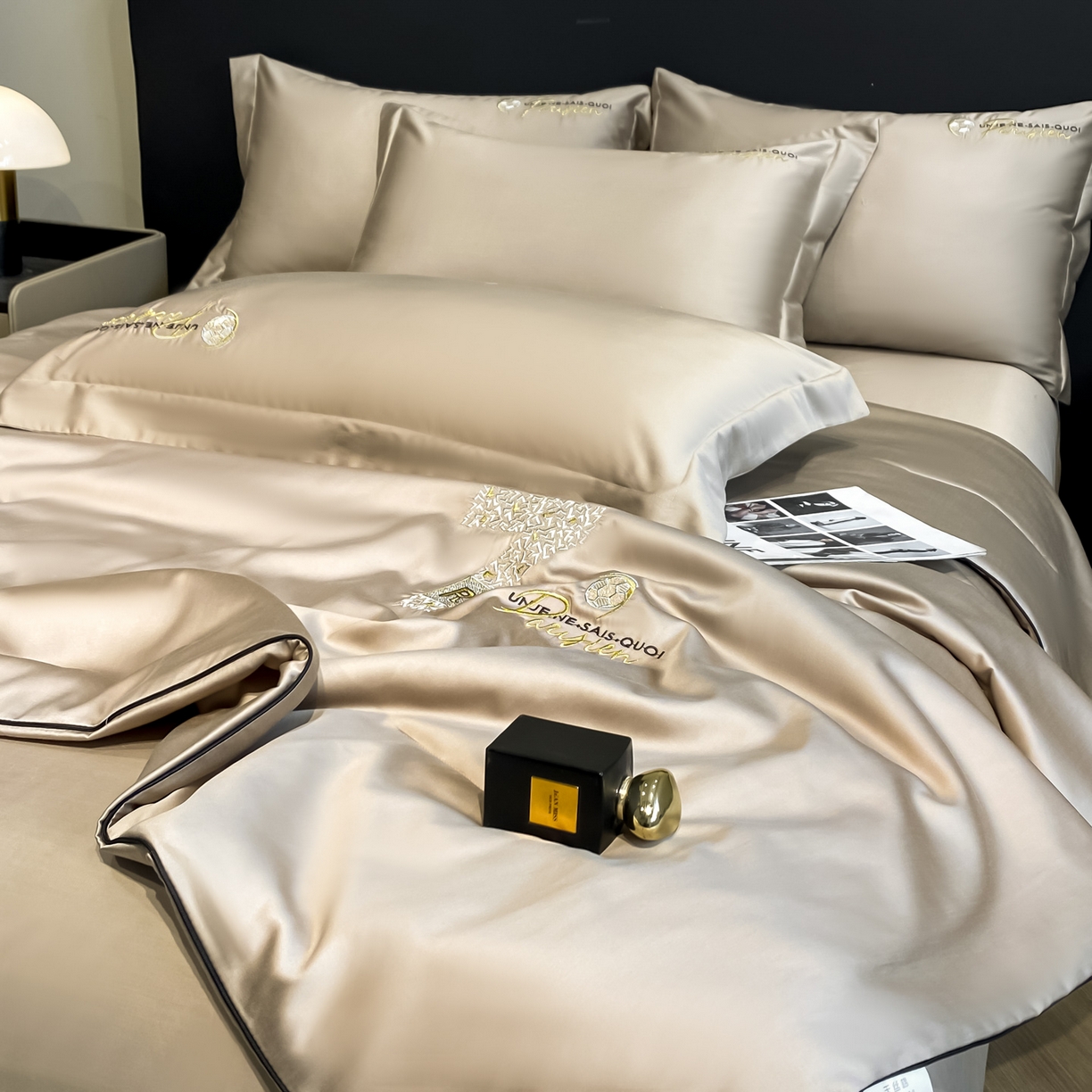 91家纺网 家纺一手货源 找家纺 新方向 2026新款刺绣A类20%蚕丝天丝棉夏被夏凉被空调被四件套-科迪 科迪-香槟