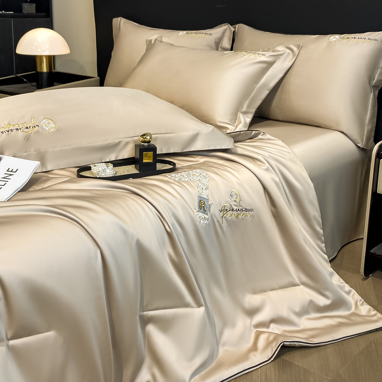 91家纺网 家纺一手货源 找家纺 新方向 2026新款刺绣A类20%蚕丝天丝棉夏被夏凉被空调被四件套-科迪 科迪-香槟