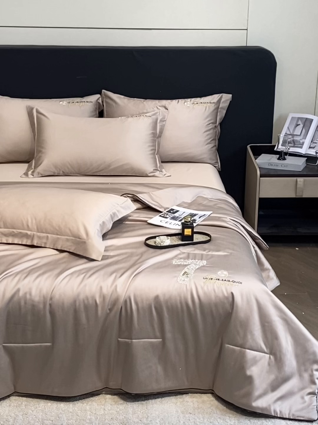 91家纺网 家纺一手货源 找家纺 新方向 2026新款刺绣A类20%蚕丝天丝棉夏被夏凉被空调被四件套-科迪 科迪-香槟