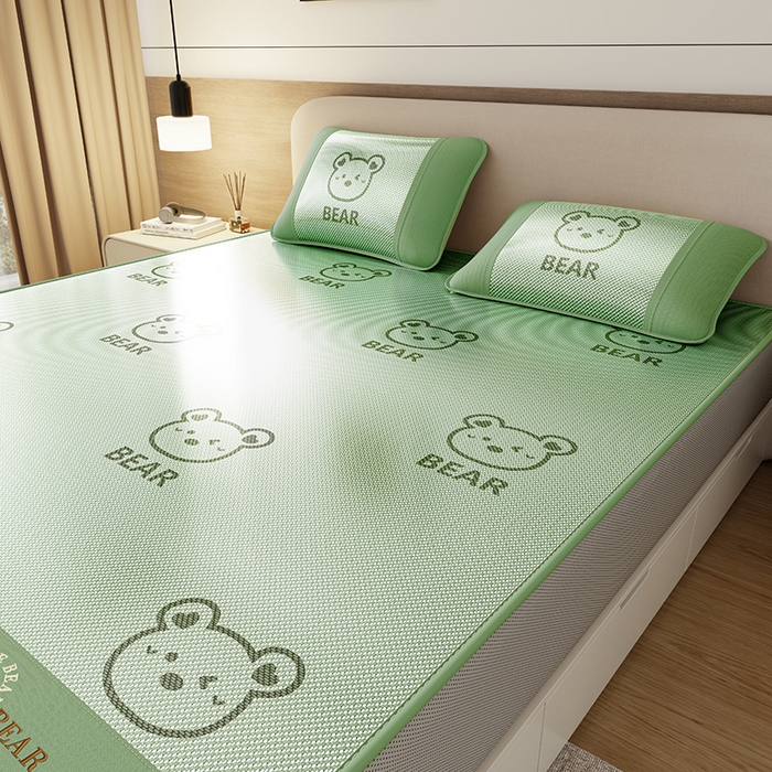 91家纺网 家纺一手货源 找家纺 南北家居 2026新款冰藤刺绣凉感席凉席-卡皮巴拉款-小熊款 冰藤小熊-绿-床笠款