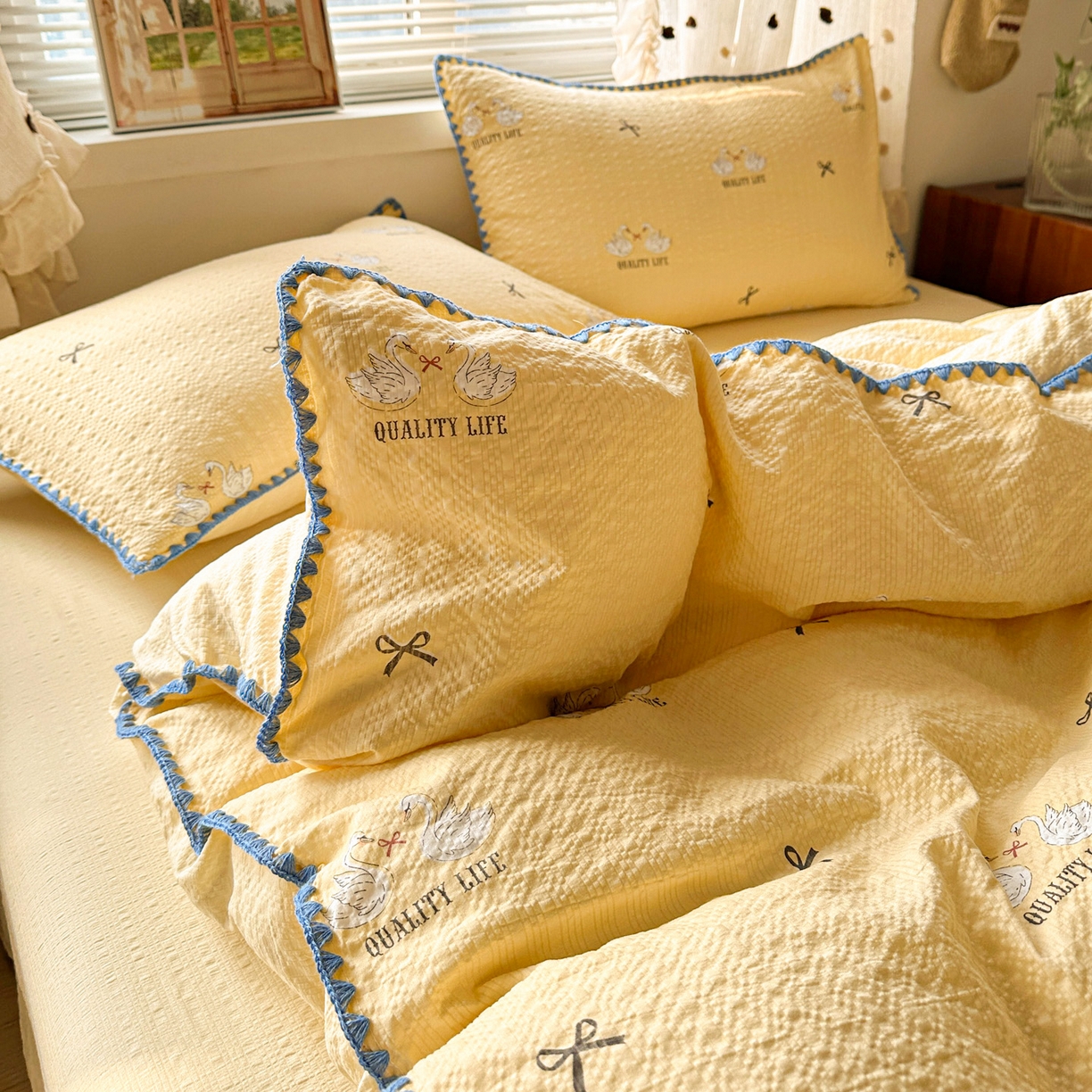 91家纺网 家纺一手货源 找家纺 南北家居 2026新款泡芙被壳针四件套 施华洛黄