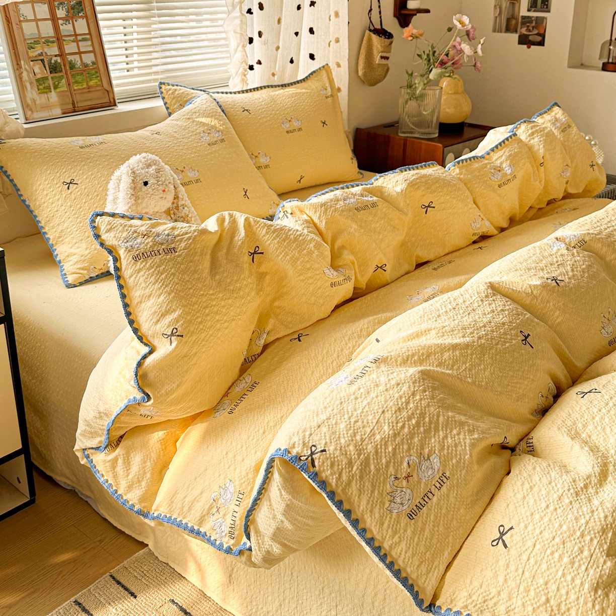 91家纺网 家纺一手货源 找家纺 南北家居 2026新款泡芙被壳针四件套 施华洛黄