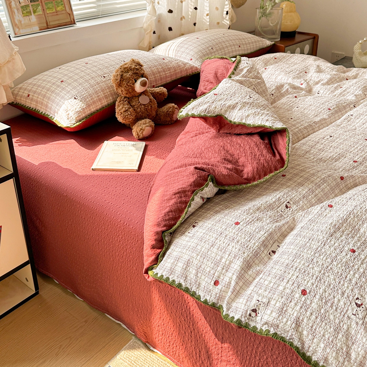 91家纺网 家纺一手货源 找家纺 南北家居 2026新款泡芙被壳针四件套 苹果狗