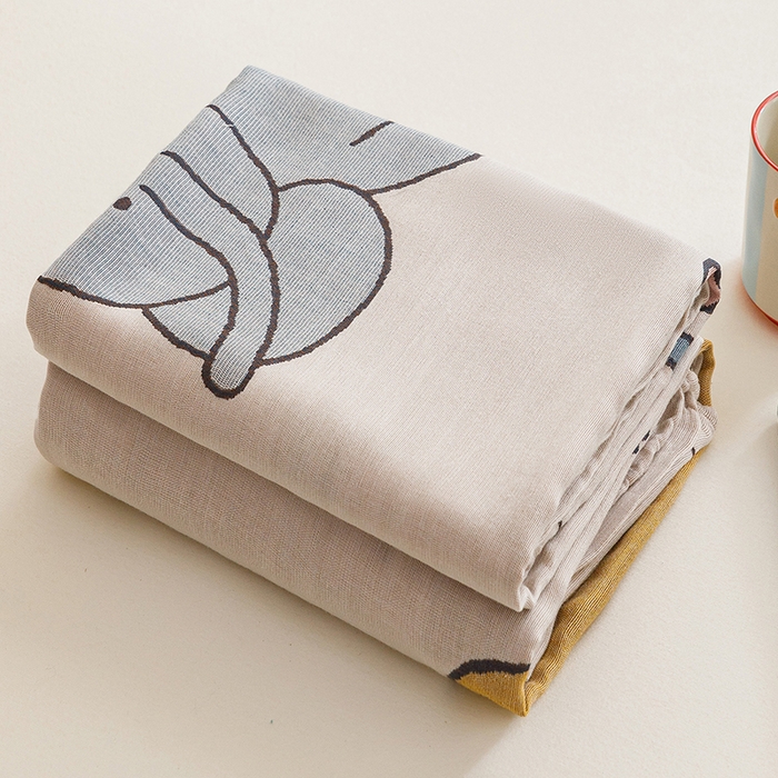 91家纺网 家纺一手货源 找家纺 悦然毛巾被 2026春夏新款三层竹纤维冷感毯休闲儿童毯成人毛巾被 小象日记