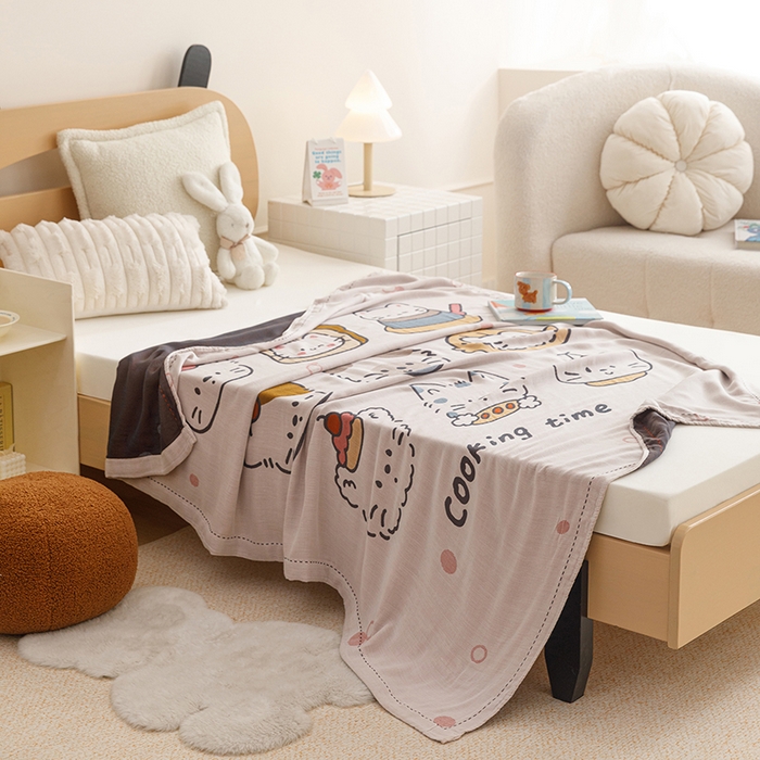 91家纺网 家纺一手货源 找家纺 悦然毛巾被 2026春夏新款三层竹纤维冷感毯休闲儿童毯成人毛巾被 甜心猫团