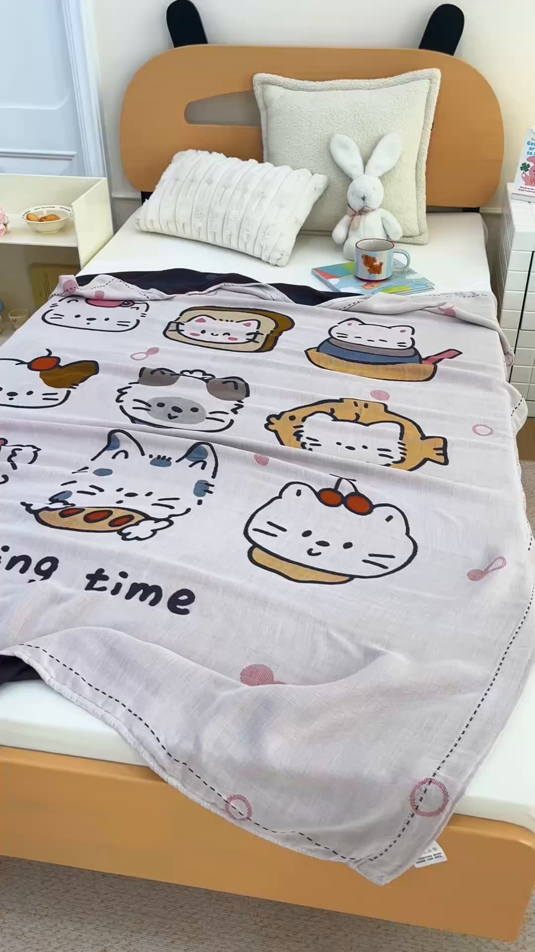 91家纺网 家纺一手货源 找家纺 悦然毛巾被 2026春夏新款三层竹纤维冷感毯休闲儿童毯成人毛巾被 甜心猫团
