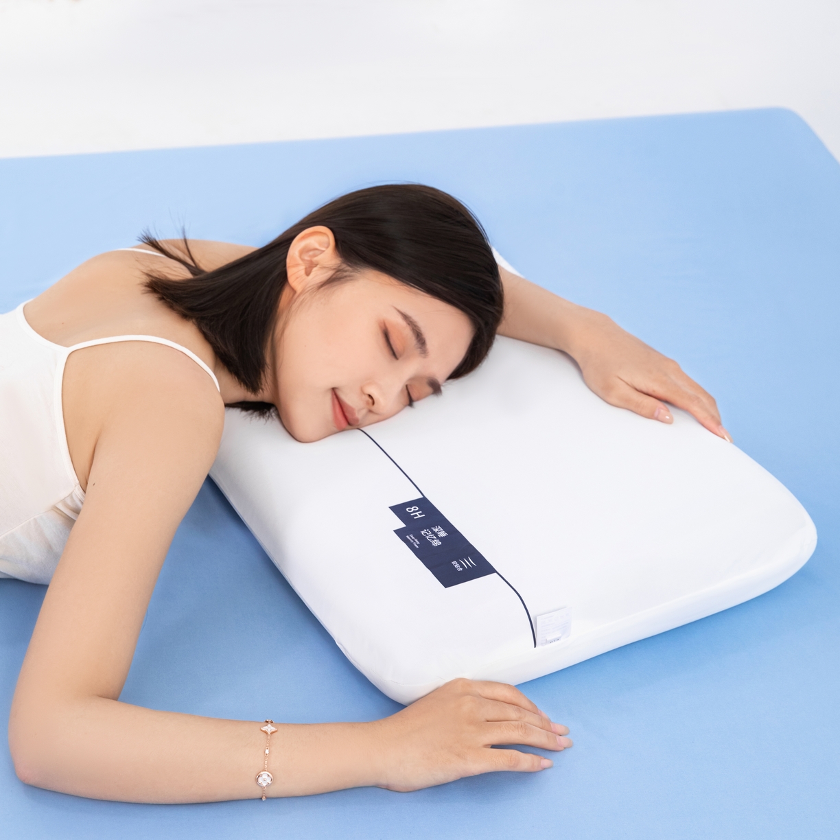 91家纺网 家纺一手货源 找家纺 （总）熙朵梦家纺 【某朵同款2代升级版】2026新款零压力慢回弹护颈枕头 双拼记忆枕 枕芯【单芯-双芯-三芯】主图一