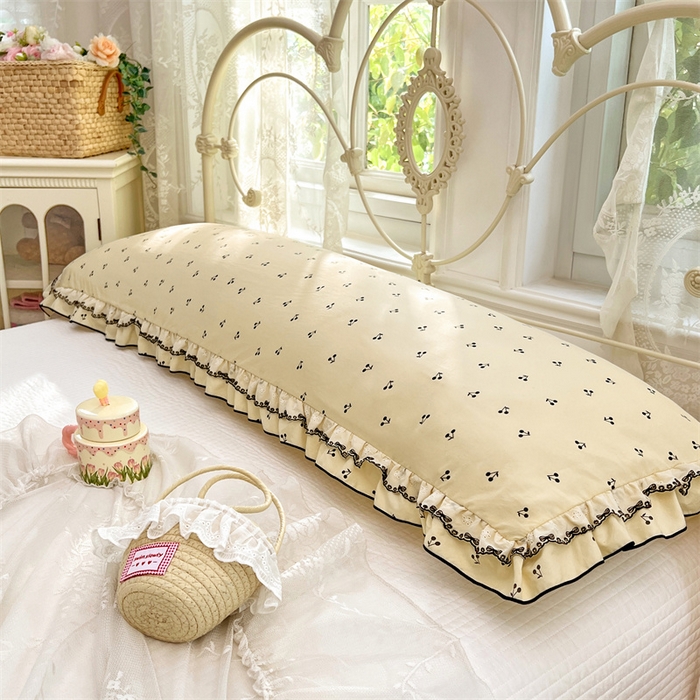 91家纺网 家纺一手货源 找家纺 梦舒羽 2026新款A类云朵棉蕾丝双层花边枕套加长双人情侣1.8米枕芯内胆套1.5m枕头 樱桃花语