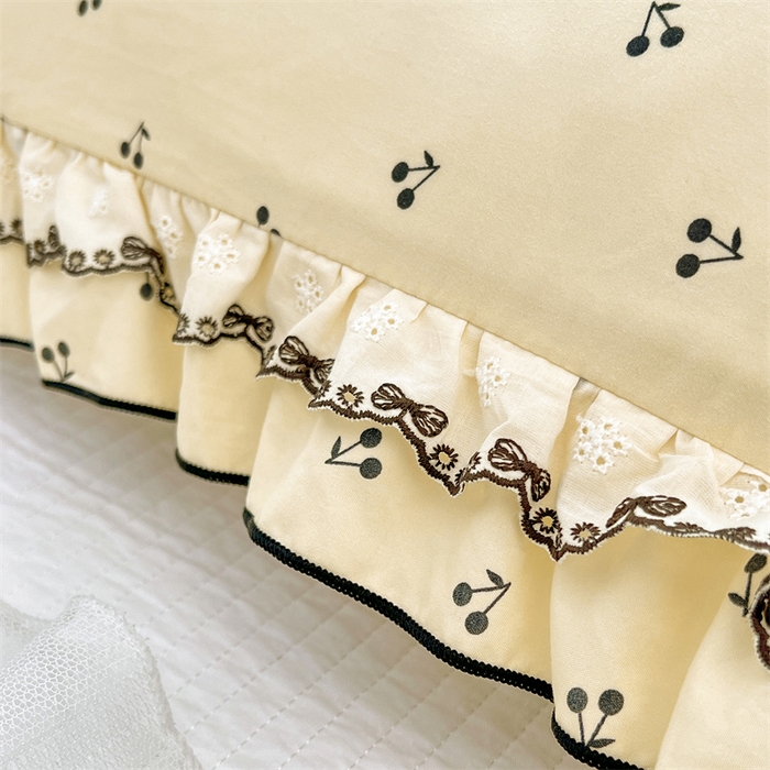 91家纺网 家纺一手货源 找家纺 梦舒羽 2026新款A类云朵棉蕾丝双层花边枕套加长双人情侣1.8米枕芯内胆套1.5m枕头 樱桃花语