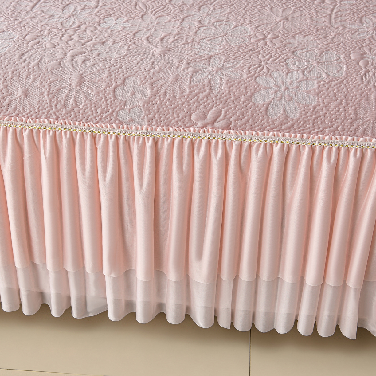 91家纺网 家纺一手货源 找家纺 畅畅家纺 2026春夏新款夏季3D立体冰豆豆凉席席子床裙三件套 花香怡人-粉