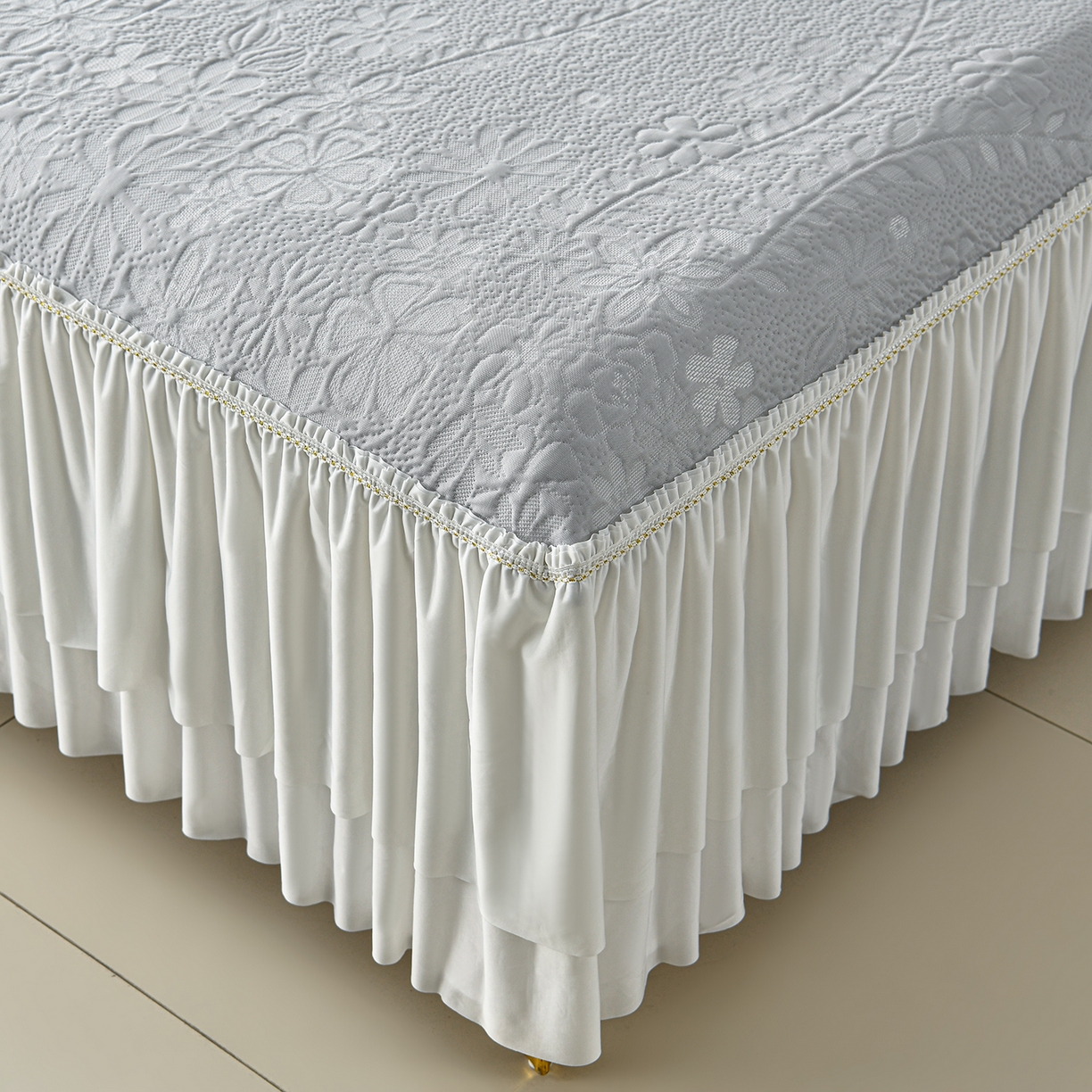 91家纺网 家纺一手货源 找家纺 畅畅家纺 2026春夏新款夏季3D立体冰豆豆凉席席子床裙三件套 花香怡人-灰