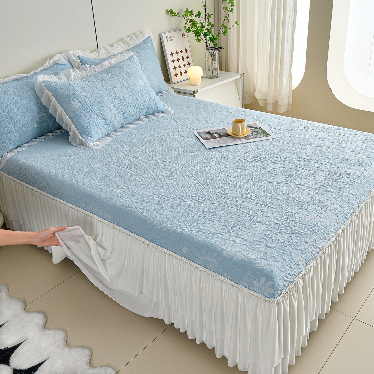 91家纺网 家纺一手货源 找家纺 畅畅家纺 2026春夏新款夏季3D立体冰豆豆凉席席子床裙三件套 花香怡人-蓝