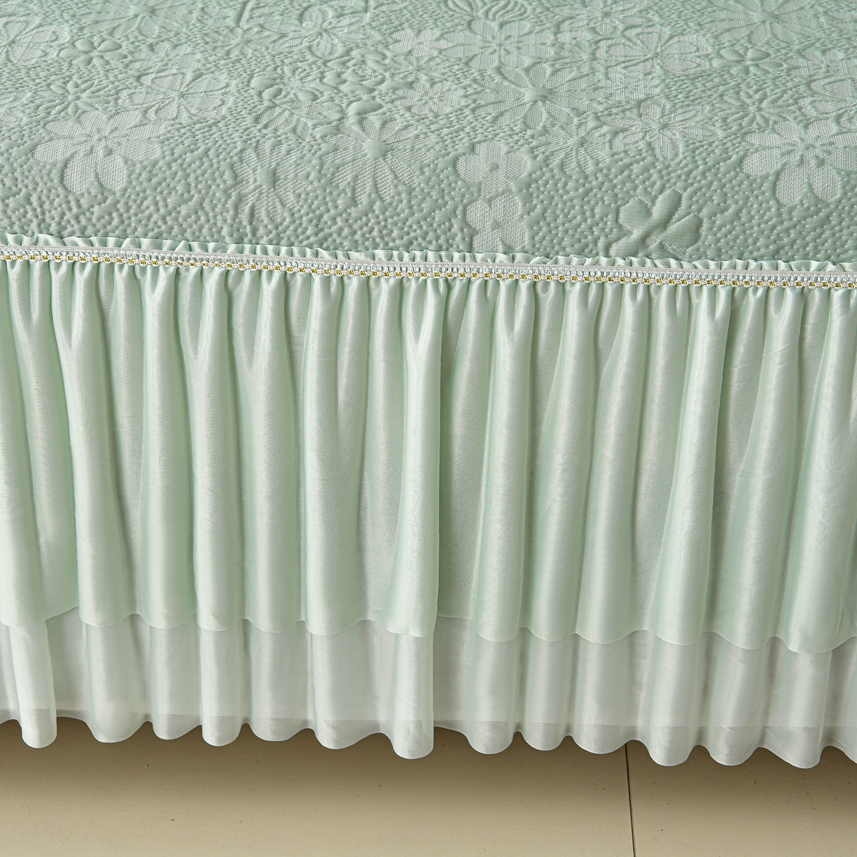 91家纺网 家纺一手货源 找家纺 畅畅家纺 2026春夏新款夏季3D立体冰豆豆凉席席子床裙三件套 花香怡人-绿