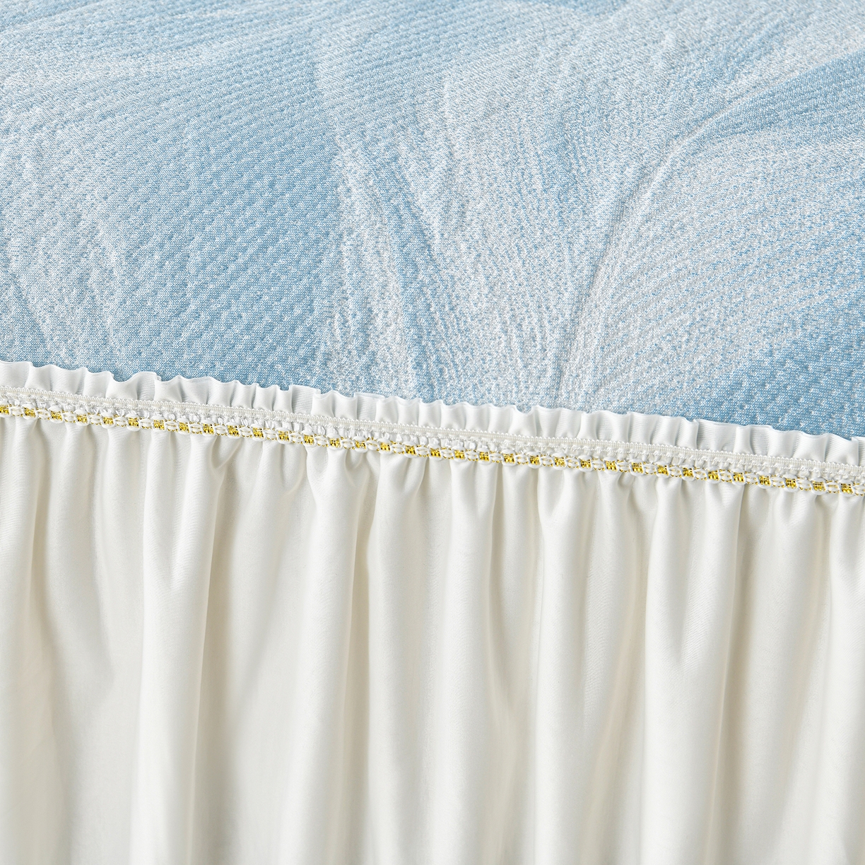 91家纺网 家纺一手货源 找家纺 畅畅家纺 2026春夏新款夏季3D立体冰豆豆凉席席子床裙三件套 微风轻羽-蓝