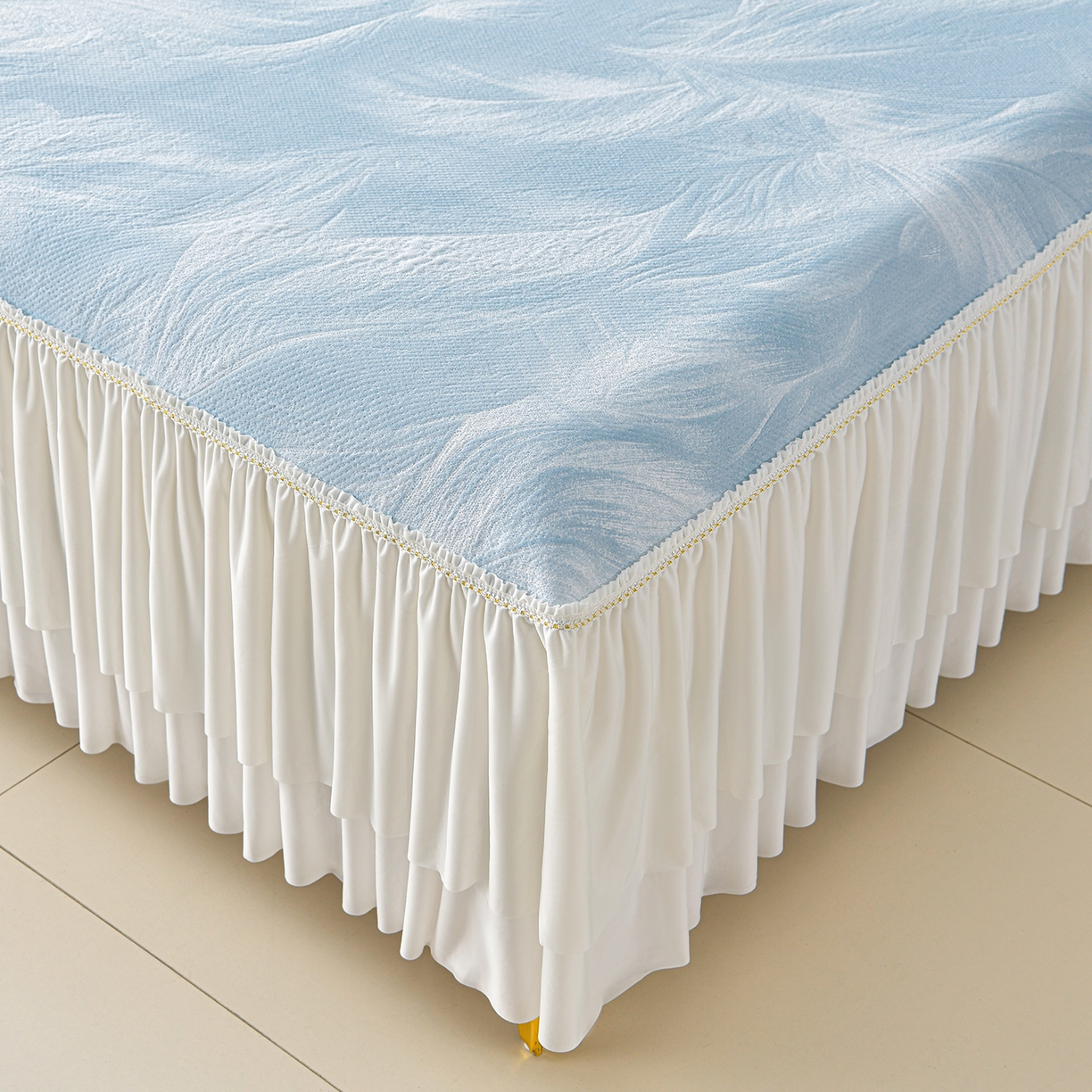 91家纺网 家纺一手货源 找家纺 畅畅家纺 2026春夏新款夏季3D立体冰豆豆凉席席子床裙三件套 微风轻羽-蓝