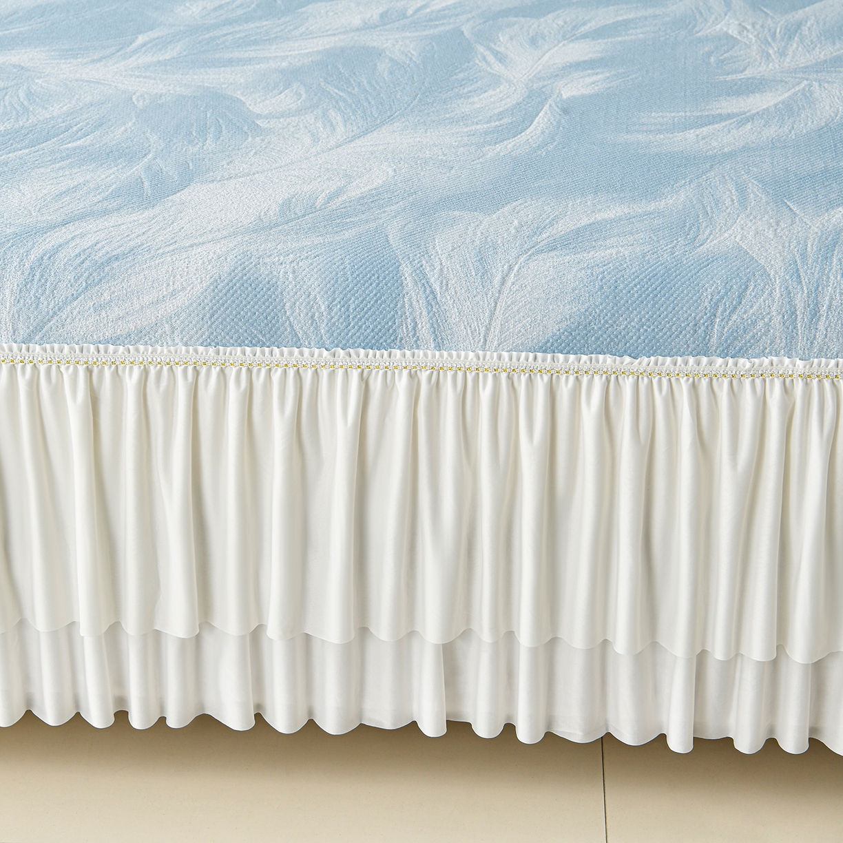 91家纺网 家纺一手货源 找家纺 畅畅家纺 2026春夏新款夏季3D立体冰豆豆凉席席子床裙三件套 微风轻羽-蓝