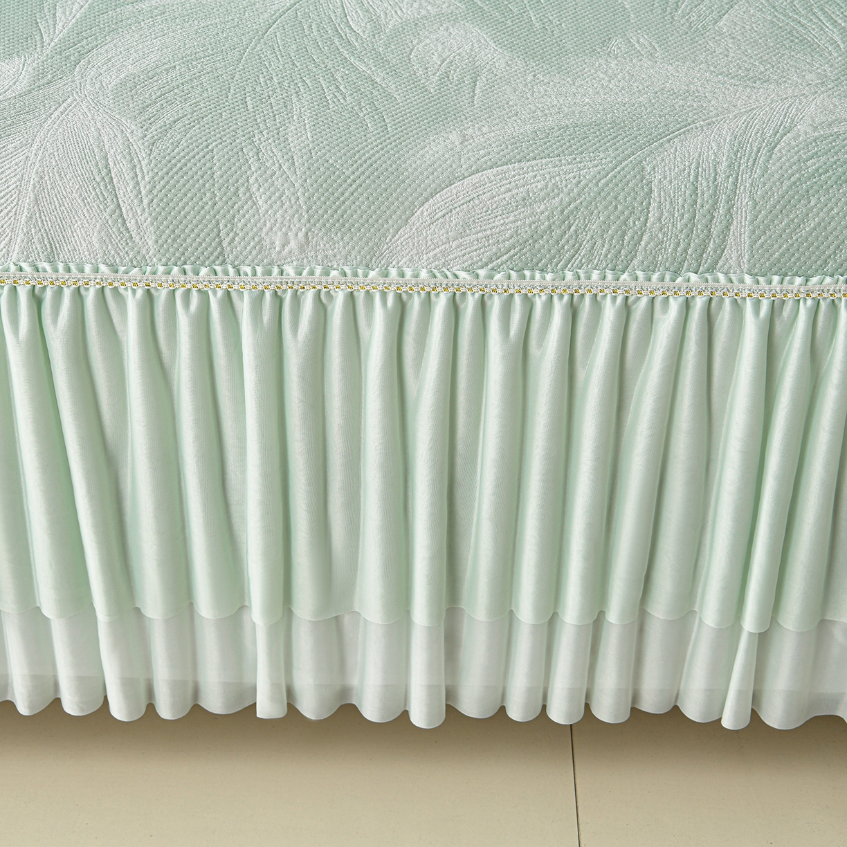 91家纺网 家纺一手货源 找家纺 畅畅家纺 2026春夏新款夏季3D立体冰豆豆凉席席子床裙三件套 微风轻羽-绿