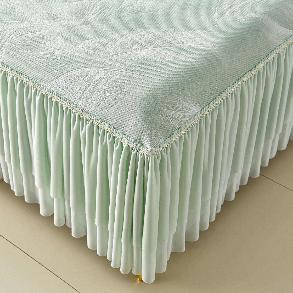 91家纺网 家纺一手货源 找家纺 畅畅家纺 2026春夏新款夏季3D立体冰豆豆凉席席子床裙三件套 微风轻羽-绿