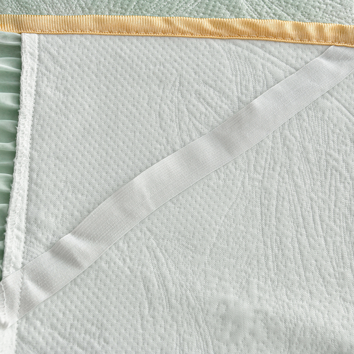 91家纺网 家纺一手货源 找家纺 畅畅家纺 2026春夏新款夏季3D立体冰豆豆凉席席子床裙三件套 微风轻羽-绿