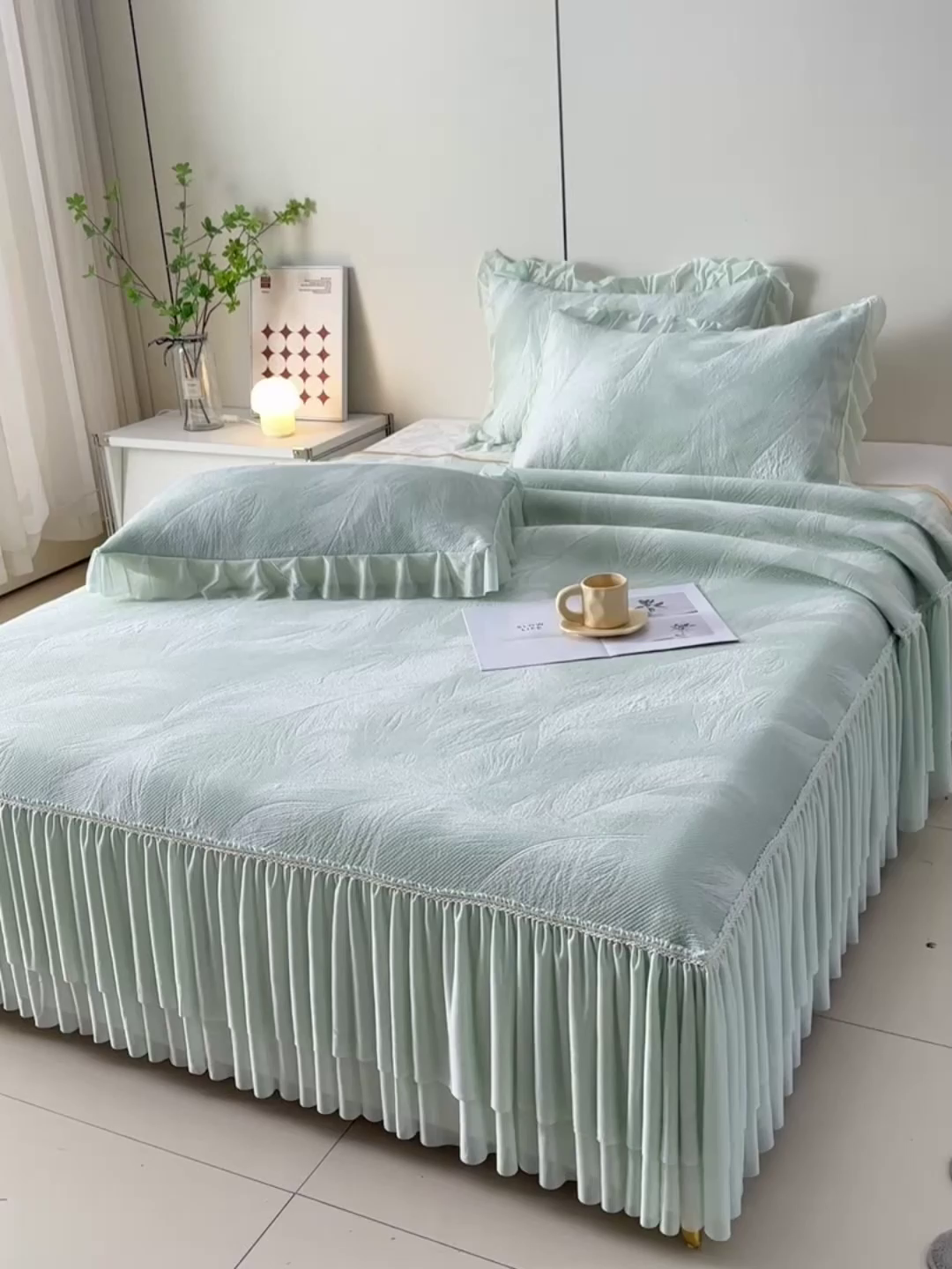 91家纺网 家纺一手货源 找家纺 畅畅家纺 2026春夏新款夏季3D立体冰豆豆凉席席子床裙三件套 微风轻羽-绿