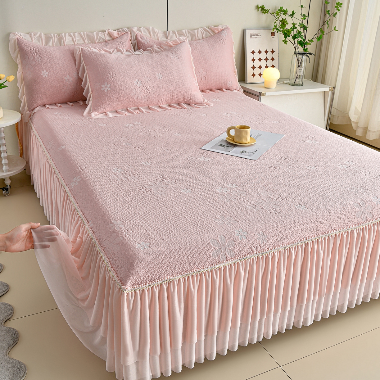 91家纺网 家纺一手货源 找家纺 畅畅家纺 2026春夏新款夏季3D立体冰豆豆凉席席子床裙三件套 香漫-粉