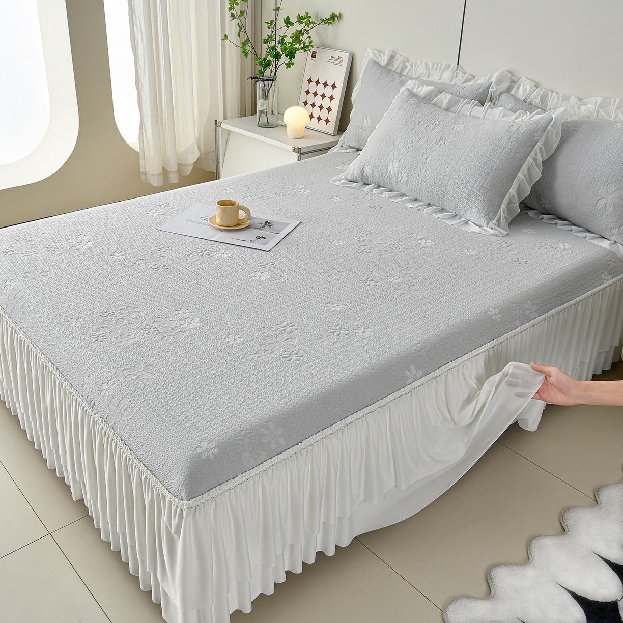 91家纺网 家纺一手货源 找家纺 畅畅家纺 2026春夏新款夏季3D立体冰豆豆凉席席子床裙三件套 香漫-灰