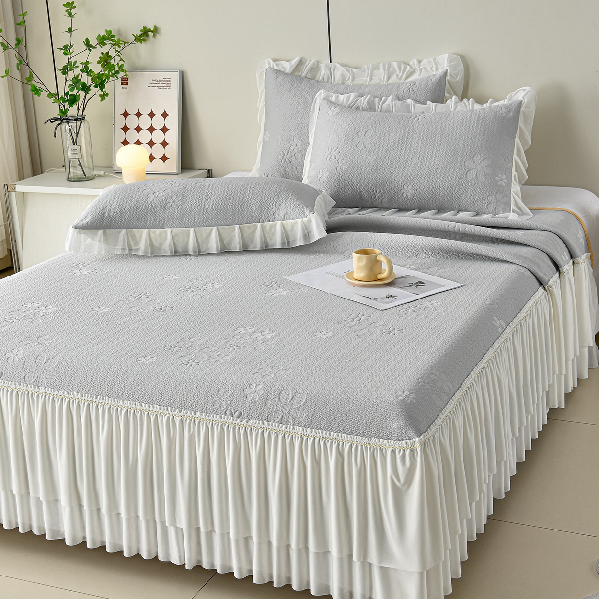 91家纺网 家纺一手货源 找家纺 畅畅家纺 2026春夏新款夏季3D立体冰豆豆凉席席子床裙三件套 香漫-灰