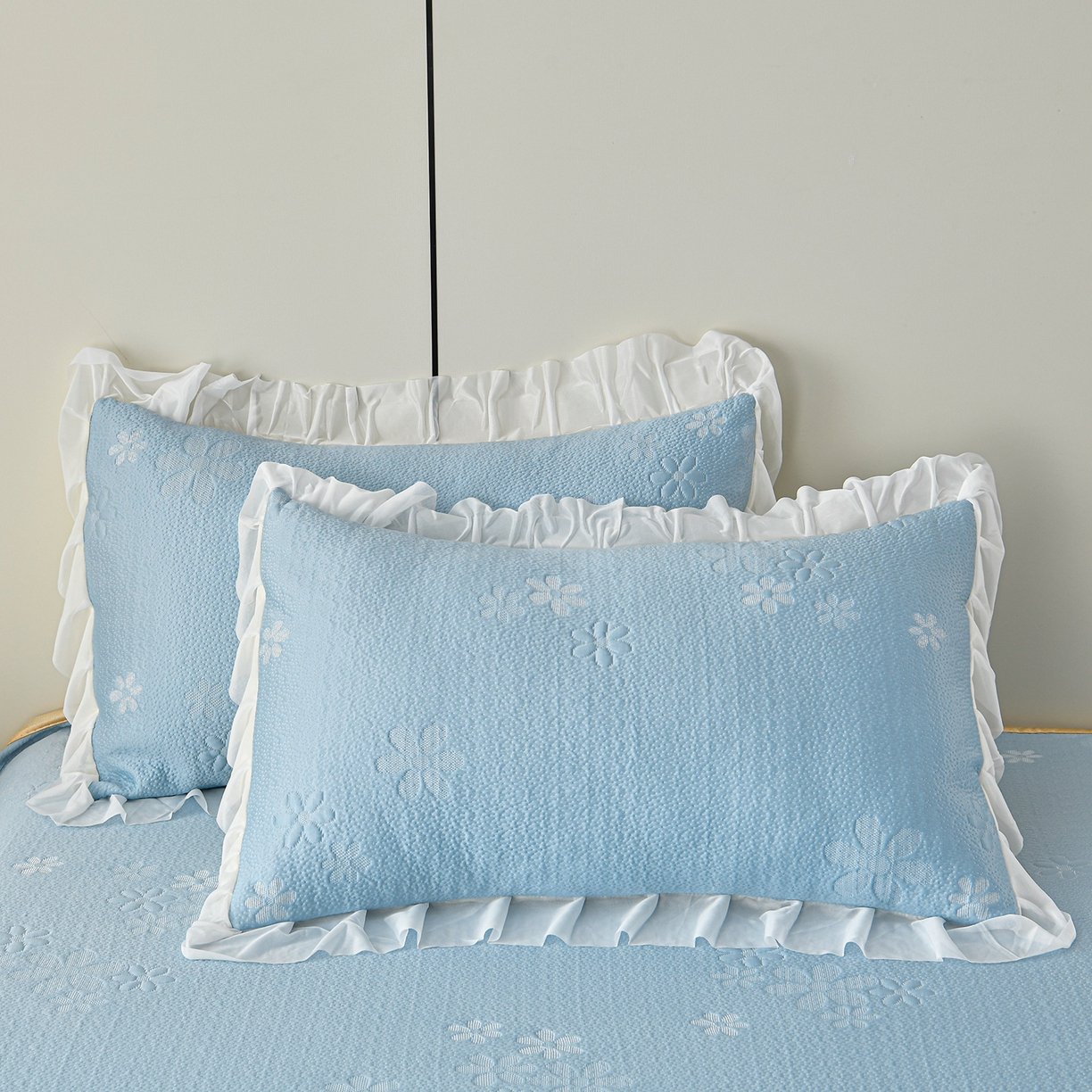 91家纺网 家纺一手货源 找家纺 畅畅家纺 2026春夏新款夏季3D立体冰豆豆凉席席子床裙三件套 香漫-蓝