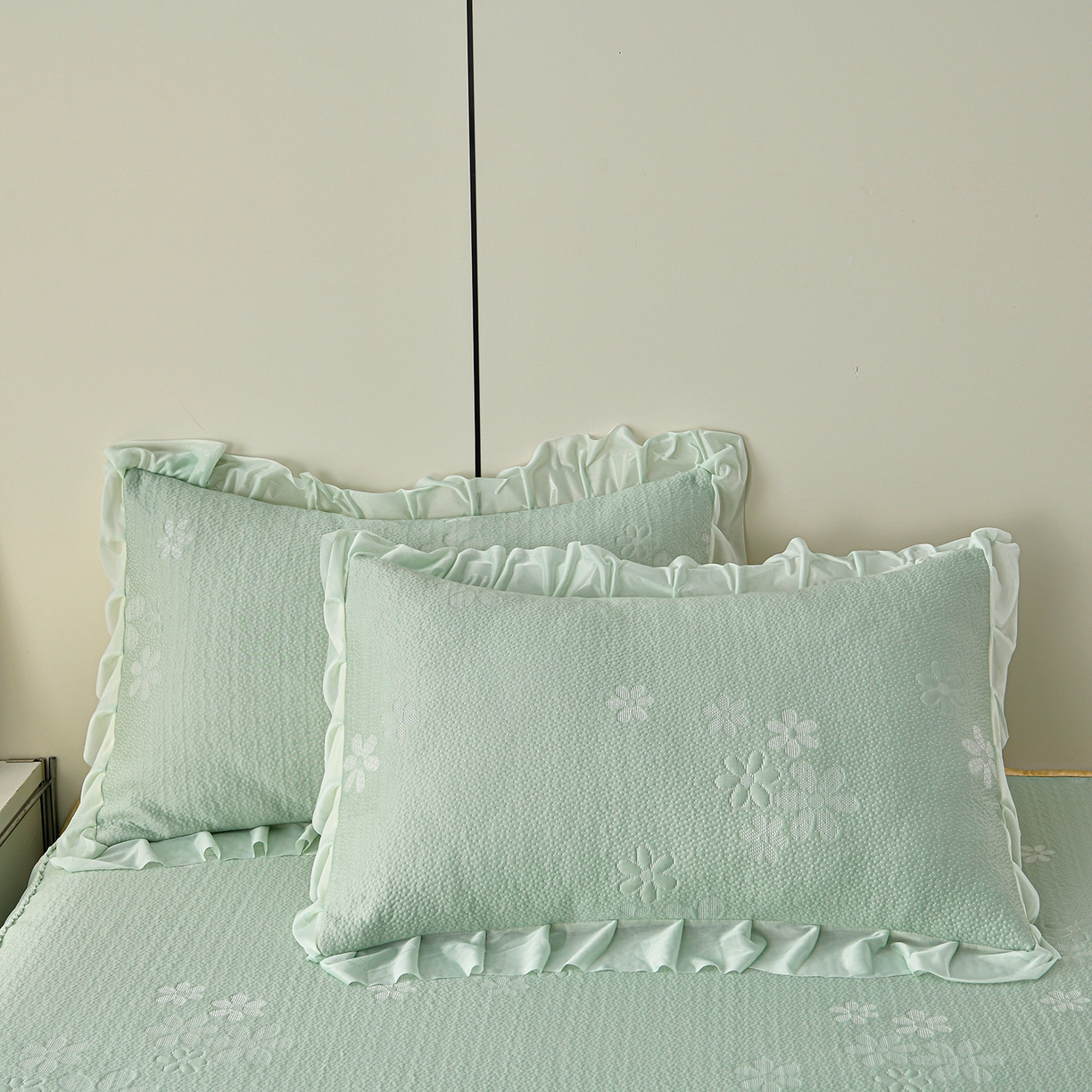 91家纺网 家纺一手货源 找家纺 畅畅家纺 2026春夏新款夏季3D立体冰豆豆凉席席子床裙三件套 香漫-绿